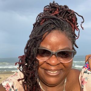 Meet your Posher, Ramona